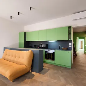 https://flats4rent-carlas-apartments.hotelinveneto.com